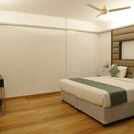 Hotel Konark Khammam Exteriör bild