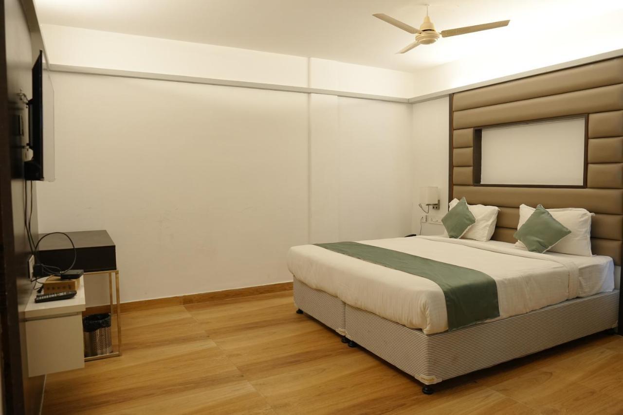 Hotel Konark Khammam Exteriör bild